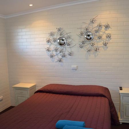 Warwick Motor Inn Ngoại thất bức ảnh