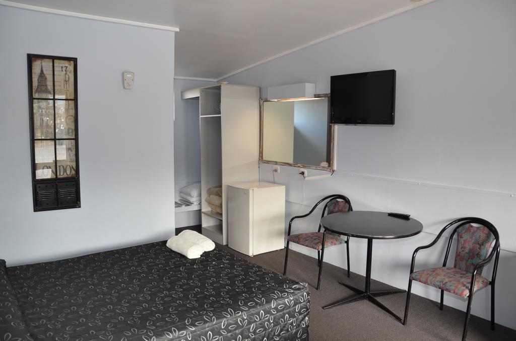 Warwick Motor Inn Ngoại thất bức ảnh