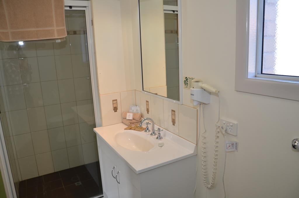 Warwick Motor Inn Ngoại thất bức ảnh