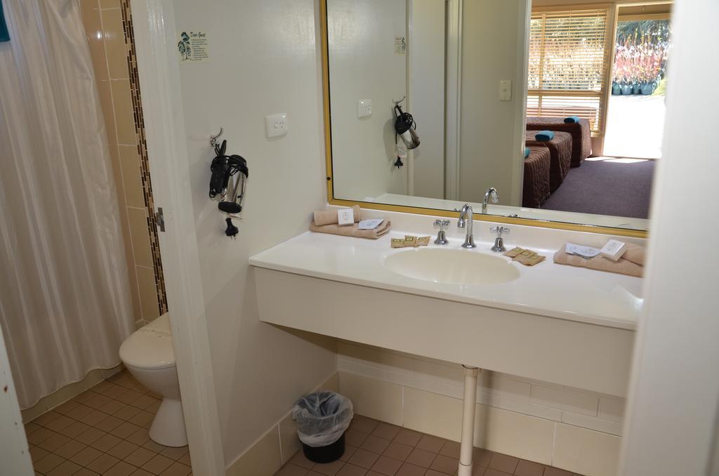 Warwick Motor Inn Ngoại thất bức ảnh