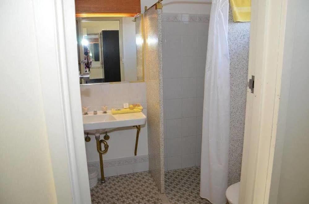 Warwick Motor Inn Ngoại thất bức ảnh